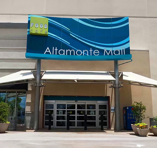 Altamonte Mall – walking distance